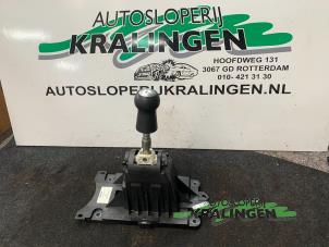 Używane Dzwignia wyboru automatycznej skrzyni biegów Mitsubishi Colt (Z2/Z3) 1.5 16V Cena € 50,00 Procedura marży oferowane przez Autosloperij Kralingen B.V.