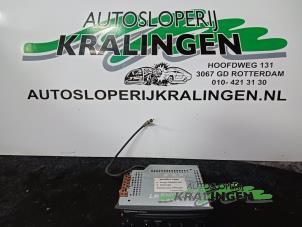 Usados Reproductor de CD y radio Renault Laguna II Grandtour (KG) 2.0 16V Precio de solicitud ofrecido por Autosloperij Kralingen B.V.
