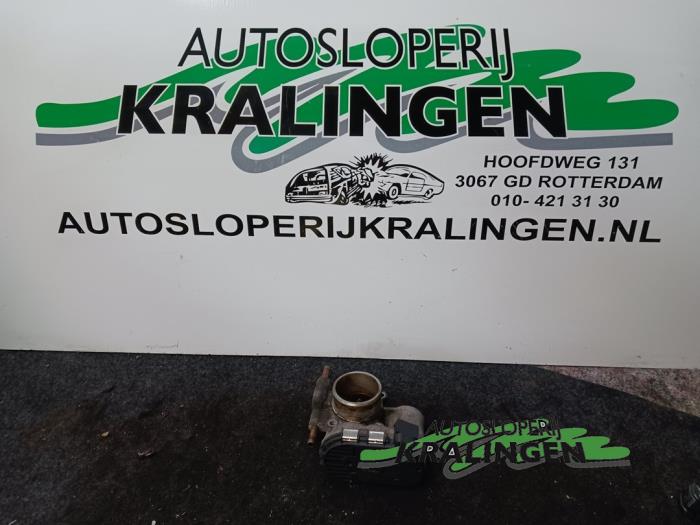 Spjällhus från en Opel Astra H GTC (L08) 1.4 16V Twinport 2005