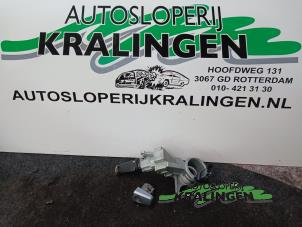 Usagé Kit serrure Opel Astra H GTC (L08) 1.4 16V Twinport Prix sur demande proposé par Autosloperij Kralingen B.V.