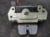 Tailgate lock mechanism from a Opel Astra H GTC (L08) 1.4 16V Twinport 2005
