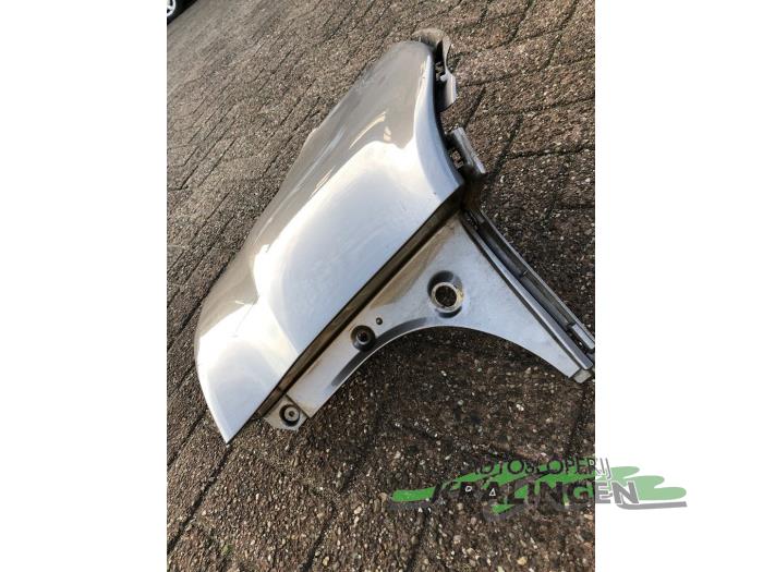 Rear bumper component, right from a Renault Clio IV Estate/Grandtour (7R) 1.5 Energy dCi 90 FAP 2015