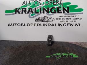Używane Sterowanie dachu cabrio Peugeot 206 CC (2D) 1.6 16V Cena € 25,00 Procedura marży oferowane przez Autosloperij Kralingen B.V.