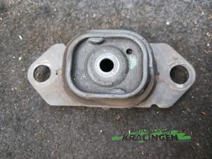 Engine mount from a Renault Clio III (BR/CR) 1.2 16V 75 2006