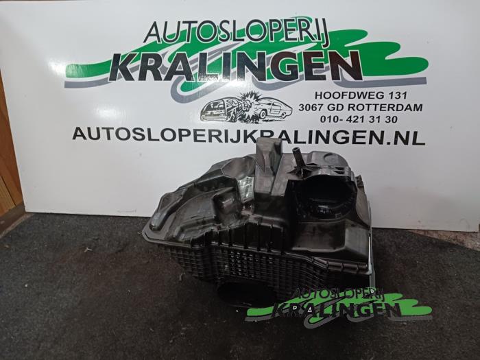 Begagnade Luftfilterhus Renault Clio IV Estate/Grandtour (7R) 1.5 Energy dCi 90 FAP Pris € 19,99 Marginaltabell erbjuds av Autosloperij Kralingen B.V.