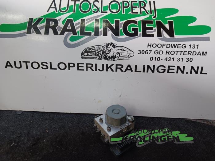Begagnade ABS-pump Renault Clio IV Estate/Grandtour (7R) 1.5 Energy dCi 90 FAP Pris € 14,94 Marginaltabell erbjuds av Autosloperij Kralingen B.V.