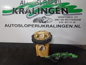 Used Electric fuel pump Renault Clio IV Estate/Grandtour (7R) 1.5 Energy dCi 90 FAP Price on request offered by Autosloperij Kralingen B.V.
