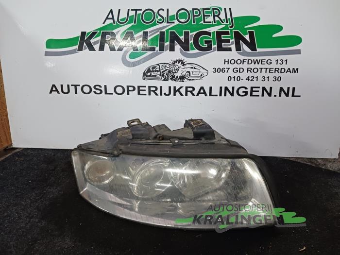 Używane Reflektor prawy Audi A4 Avant (B6) 2.5 TDI 24V Cena € 34,99 Procedura marży oferowane przez Autosloperij Kralingen B.V.