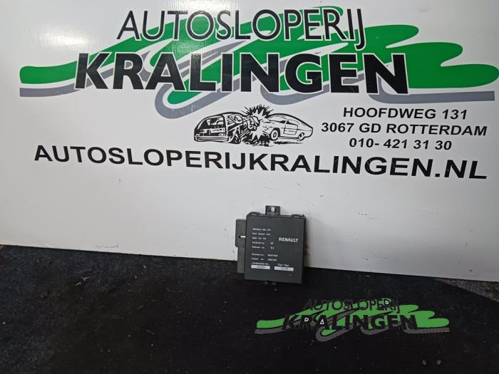 Used Convertible computer Renault Megane II CC (EM) 1.6 16V Price € 99,99 Margin scheme offered by Autosloperij Kralingen B.V.