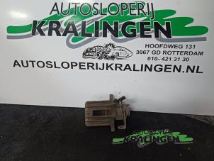 Używane Zacisk hamulcowy lewy tyl Audi A4 Avant (B6) 2.5 TDI 24V Cena € 50,00 Procedura marży oferowane przez Autosloperij Kralingen B.V.