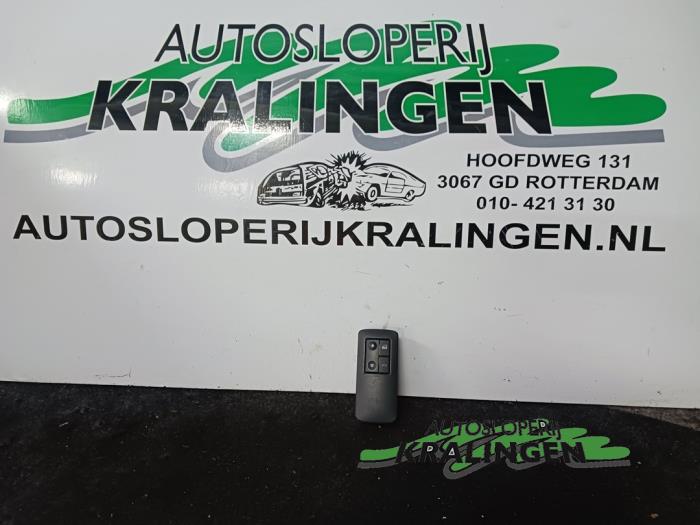 Usados Interruptor de ventanilla eléctrica Opel Vectra C GTS 2.2 DTI 16V Precio € 15,00 Norma de margen ofrecido por Autosloperij Kralingen B.V.