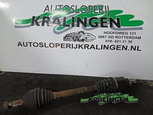 Used Front drive shaft, left Renault Megane II (BM/CM) 1.4 16V 98 Price on request offered by Autosloperij Kralingen B.V.