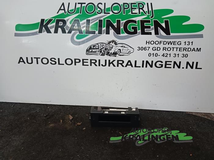 Begagnade Innerdisplay Renault Clio III (BR/CR) 1.4 16V Pris € 14,99 Marginaltabell erbjuds av Autosloperij Kralingen B.V.