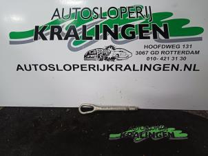 Usados Anillo de remolque delante Audi A2 (8Z0) 1.4 16V Precio de solicitud ofrecido por Autosloperij Kralingen B.V.