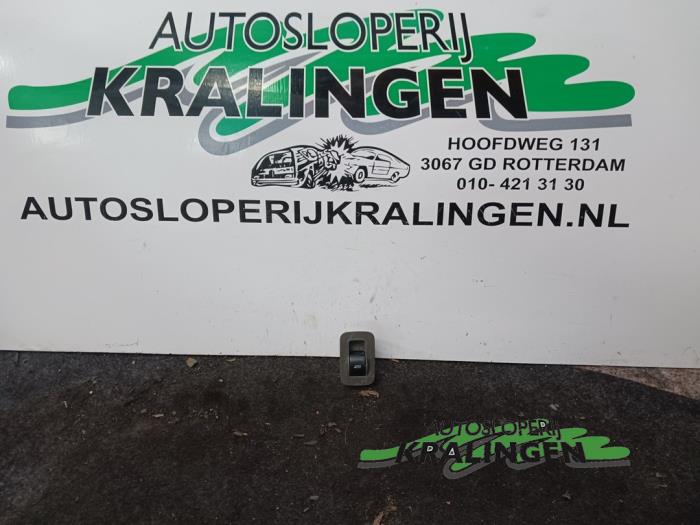 Usados Interruptor de ventanilla eléctrica Audi A2 (8Z0) 1.4 16V Precio € 9,99 Norma de margen ofrecido por Autosloperij Kralingen B.V.
