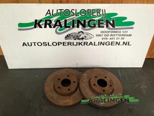 Gebrauchte Bremsscheibe vorne Ford Focus 2 Wagon 1.6 16V Preis € 30,00 Margenregelung angeboten von Autosloperij Kralingen B.V.