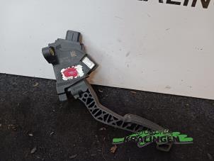 Gaspedalsensor från en Toyota Yaris II (P9) 1.3 16V VVT-i 2008