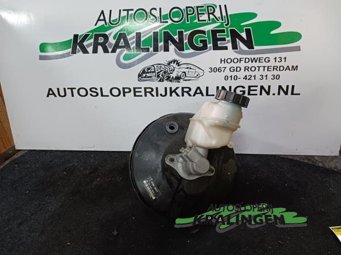Usagé Assistant de freinage Toyota Yaris II (P9) 1.3 16V VVT-i Prix € 34,99 Règlement à la marge proposé par Autosloperij Kralingen B.V.