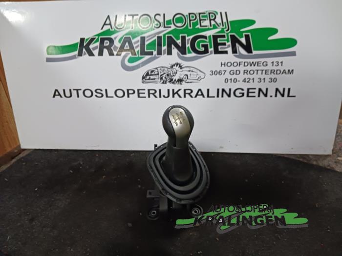 Gebrauchte Schaltbox Toyota Yaris II (P9) 1.3 16V VVT-i Preis € 39,99 Margenregelung angeboten von Autosloperij Kralingen B.V.