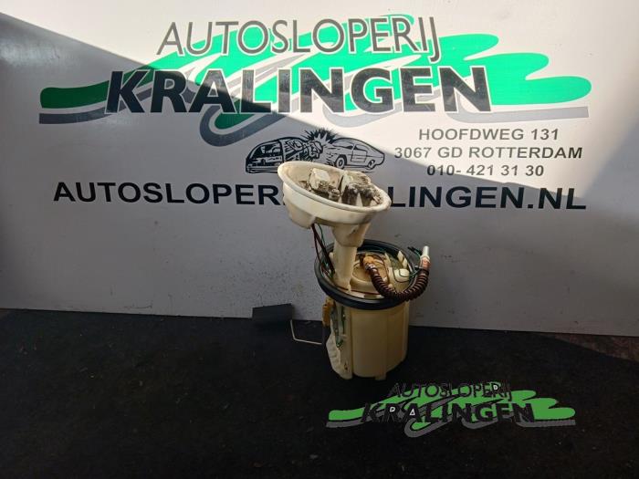 Used Petrol pump BMW Mini (R50/53) 1.6 16V One Price € 44,99 Margin scheme offered by Autosloperij Kralingen B.V.
