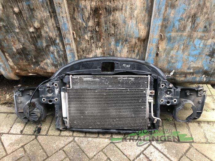Begagnade Front BMW Mini (R50/53) 1.6 16V One Pris € 99,99 Marginaltabell erbjuds av Autosloperij Kralingen B.V.