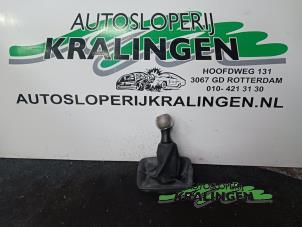 Used Gear stick cover Peugeot 206 (2A/C/H/J/S) 1.4 16V Price € 25,00 Margin scheme offered by Autosloperij Kralingen B.V.