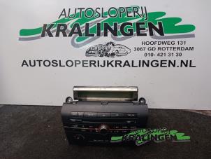 Gebrauchte Radio CD Spieler Mazda 3 (BK12) 1.6i 16V Preis auf Anfrage angeboten von Autosloperij Kralingen B.V.