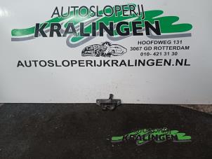 Used Tailgate lock mechanism Peugeot 206 CC (2D) 1.6 16V Price € 25,00 Margin scheme offered by Autosloperij Kralingen B.V.