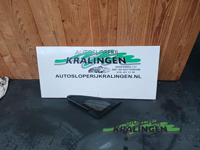 Usados Ventanilla triangular izquierda delante Kia Rio III (UB) 1.2 CVVT 16V Precio € 34,98 Norma de margen ofrecido por Autosloperij Kralingen B.V.