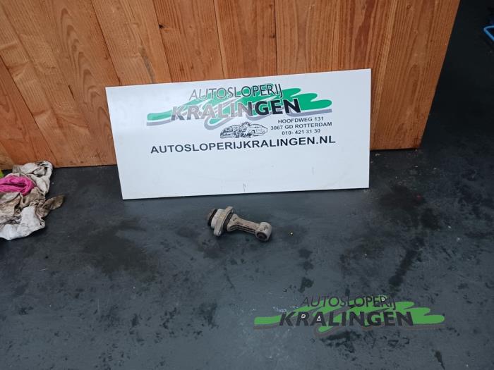 Used Engine mount Kia Rio III (UB) 1.2 CVVT 16V Price € 34,99 Margin scheme offered by Autosloperij Kralingen B.V.