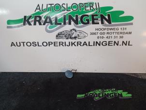 Usagé Protection crochet de remorquage avant Seat Leon (1P1) 1.6 Prix € 20,00 Règlement à la marge proposé par Autosloperij Kralingen B.V.