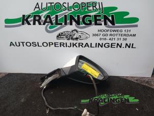 Używane Lusterko zewnetrzne prawe Volkswagen Golf VII (AUA) 1.2 TSI 16V Cena € 100,00 Procedura marży oferowane przez Autosloperij Kralingen B.V.