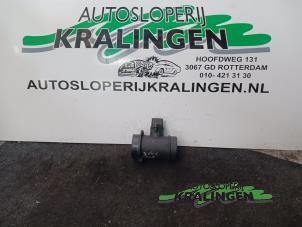 Używane Czujnik masy powietrza BMW 3 serie (E46/4) 318i Cena € 25,00 Procedura marży oferowane przez Autosloperij Kralingen B.V.