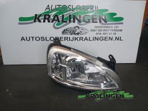Używane Reflektor prawy Opel Corsa C (F08/68) 1.2 16V Twin Port Cena € 40,00 Procedura marży oferowane przez Autosloperij Kralingen B.V.