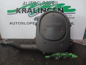 Używane Obudowa filtra powietrza Fiat Punto II (188) 1.2 60 S Cena € 25,00 Procedura marży oferowane przez Autosloperij Kralingen B.V.