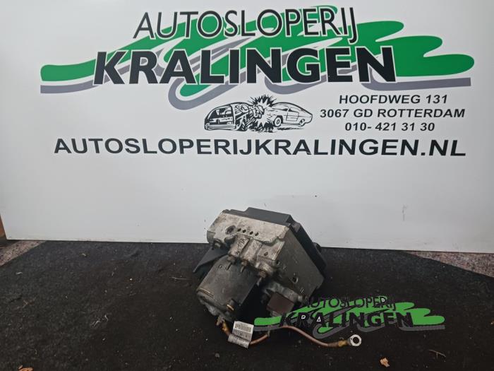 Usagé Bloc ABS BMW 5 serie Touring (E39) 540i 32V Prix € 19,94 Règlement à la marge proposé par Autosloperij Kralingen B.V.