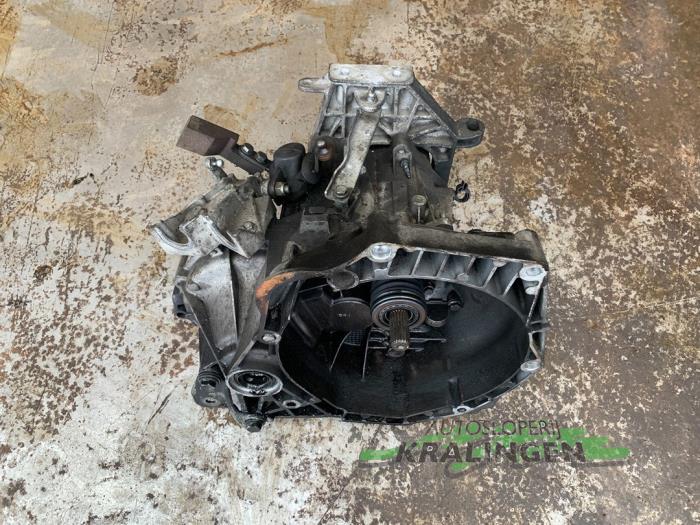 Gearbox from a Fiat Grande Punto (199) 1.3 JTD Multijet 16V 85 Actual 2010