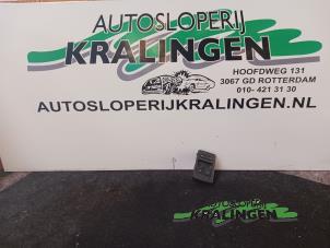 Usagé Commutateur vitre électrique Volkswagen Lupo (6X1) 1.4 60 Prix € 20,00 Règlement à la marge proposé par Autosloperij Kralingen B.V.