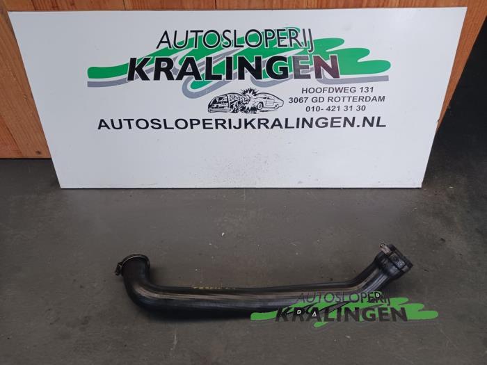 Gebrauchte Intercooler Schlauch Renault Trafic New (FL) 1.9 dCi 82 16V Preis € 50,00 Margenregelung angeboten von Autosloperij Kralingen B.V.