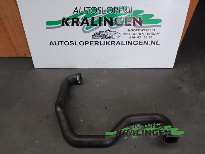 Gebrauchte Intercooler Schlauch Renault Trafic New (FL) 1.9 dCi 82 16V Preis € 50,00 Margenregelung angeboten von Autosloperij Kralingen B.V.