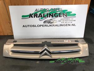 Used Grille Citroen Berlingo Multispace 2.0 HDI Price € 50,00 Margin scheme offered by Autosloperij Kralingen B.V.