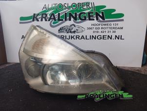 Used Headlight, right Renault Espace (JK) 2.0 16V Turbo Price € 80,00 Margin scheme offered by Autosloperij Kralingen B.V.