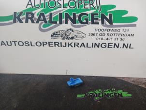 Usagé Résistance chauffage Ford Focus 1 1.6 16V Prix € 20,00 Règlement à la marge proposé par Autosloperij Kralingen B.V.