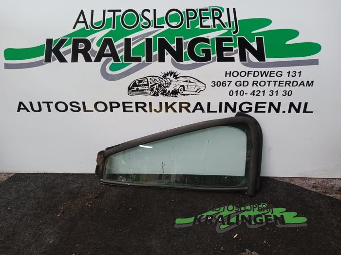 Usados Ventanilla triangular derecha detrás Daihatsu Sirion 2 (M3) 1.0 12V DVVT Precio € 50,00 Norma de margen ofrecido por Autosloperij Kralingen B.V.