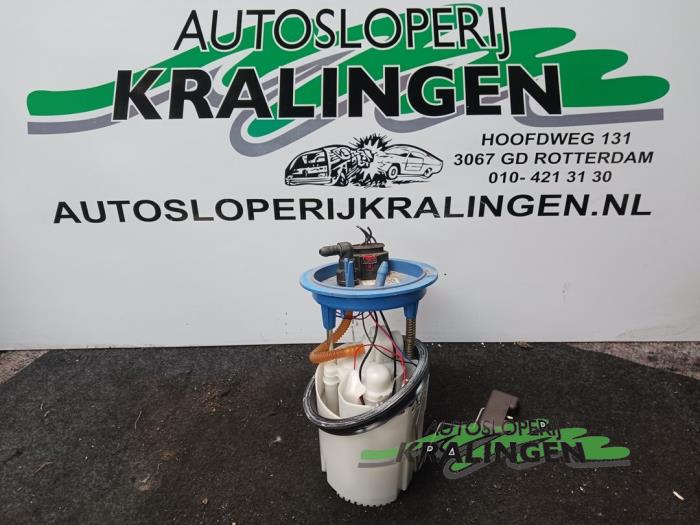 Usagé Pompe essence Volkswagen Golf VII (AUA) 1.2 TSI 16V Prix € 17,99 Règlement à la marge proposé par Autosloperij Kralingen B.V.