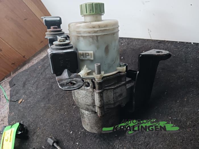 Power steering pump Volkswagen Polo IV 1.2 12V AZQ KOYO