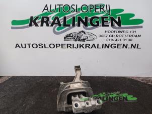 Używane Wspornik silnika Volkswagen Golf VII (AUA) 1.2 TSI 16V Cena € 50,00 Procedura marży oferowane przez Autosloperij Kralingen B.V.