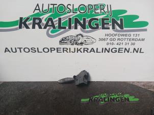 Usados Interruptor de indicador de dirección Ford Focus 1 1.6 16V Precio € 20,00 Norma de margen ofrecido por Autosloperij Kralingen B.V.