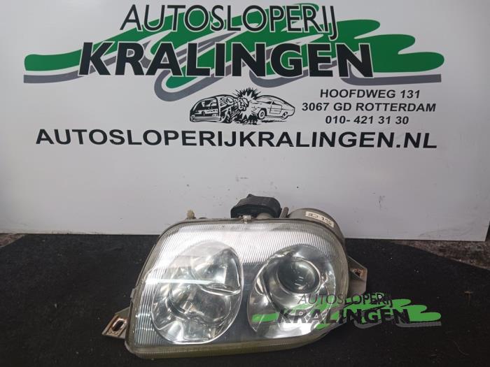 Używane Reflektor lewy Alfa Romeo GTV (916) 2.0 16V Twin Spark Cena € 74,99 Procedura marży oferowane przez Autosloperij Kralingen B.V.
