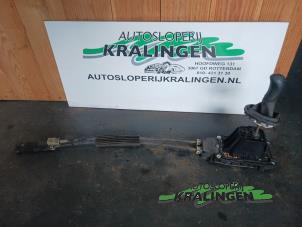 Used Gearbox shift cable Renault Clio III (BR/CR) 1.2 16V 75 Price € 100,00 Margin scheme offered by Autosloperij Kralingen B.V.